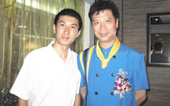 与香港厨师明星李锦联合影